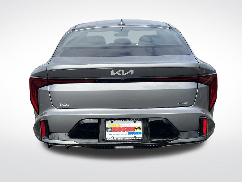2025 Kia K4 GT-Line photo 4