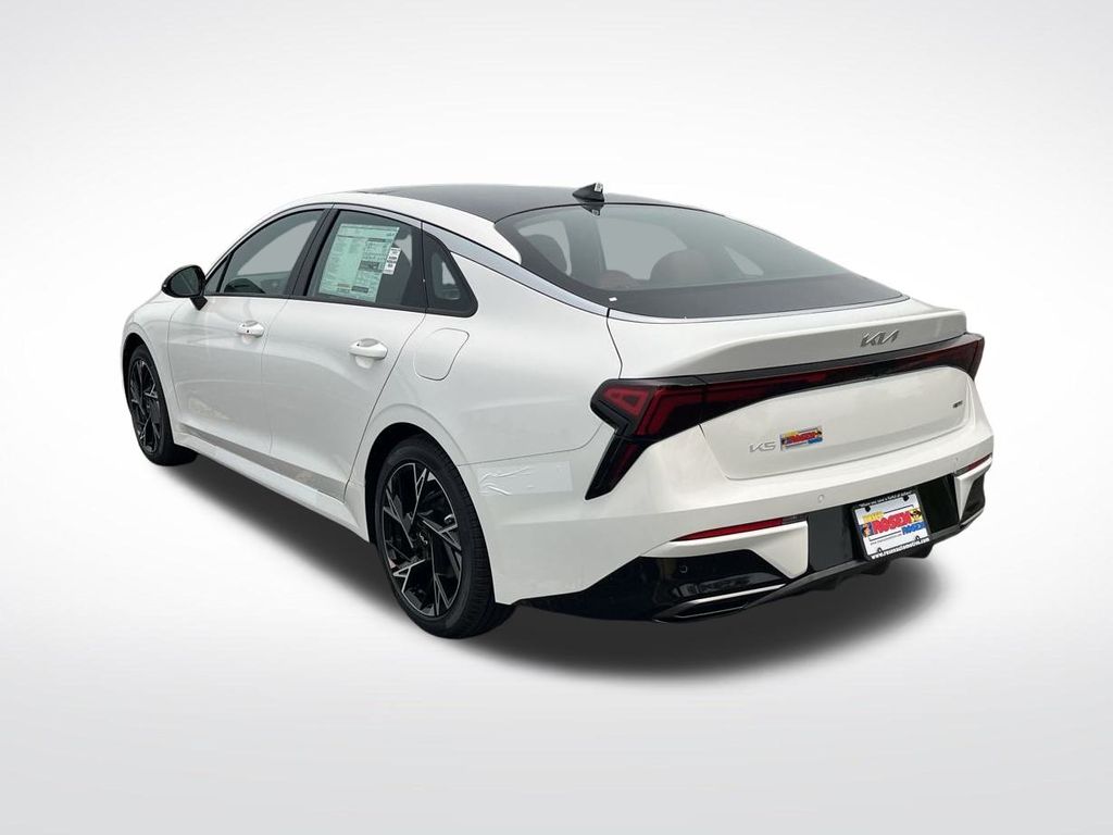 2025 Kia K5 GT-Line photo 3