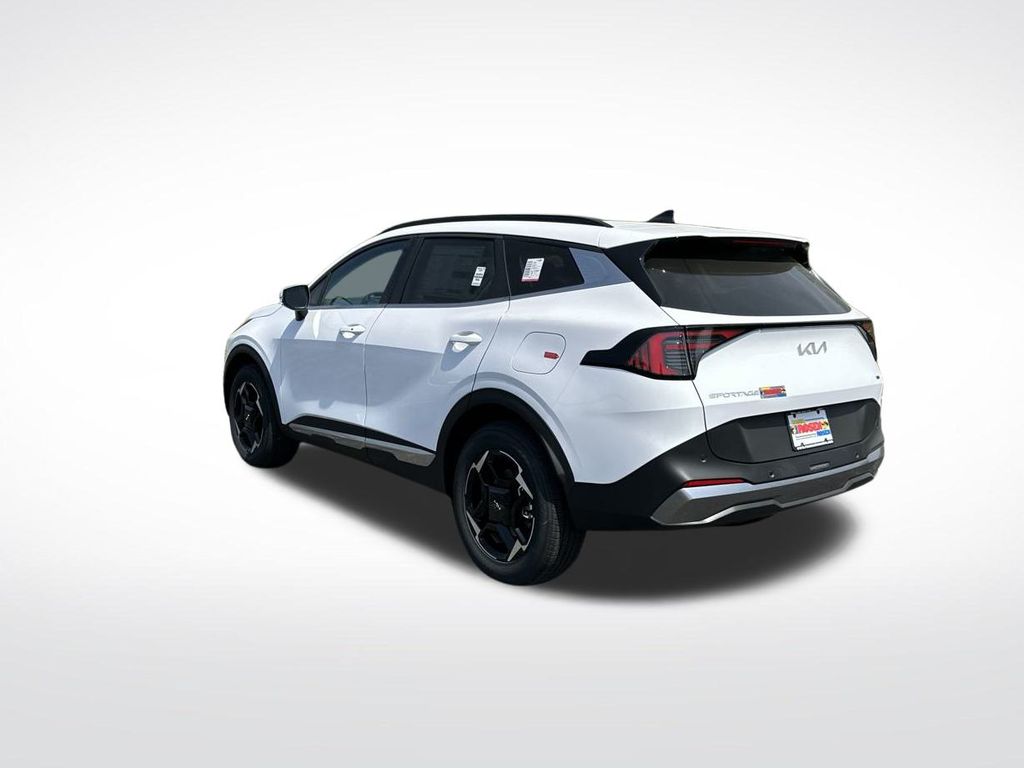 2026 Kia Sportage EX photo 3