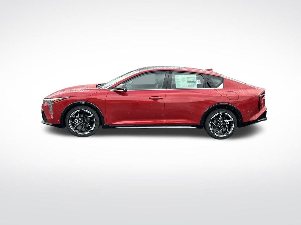 2025 Kia K4 GT-Line photo 2