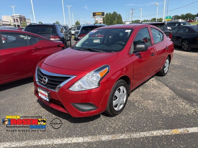 2015 Nissan Versa 1.6 S Plus CVT's photo