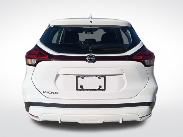 2024 Nissan Kicks S photo 4