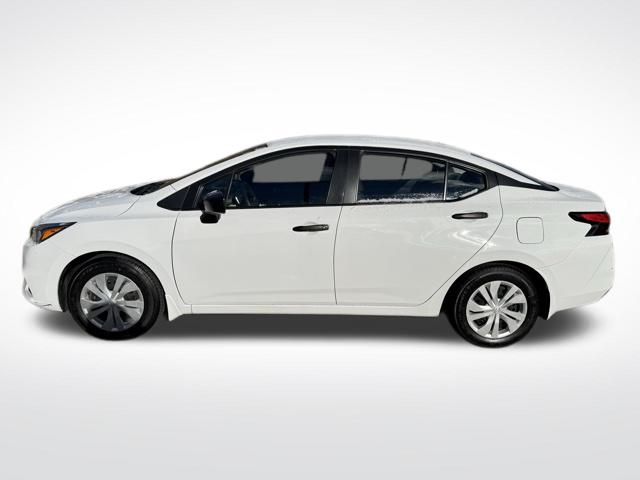 2021 Nissan Versa 1.6 S photo 2