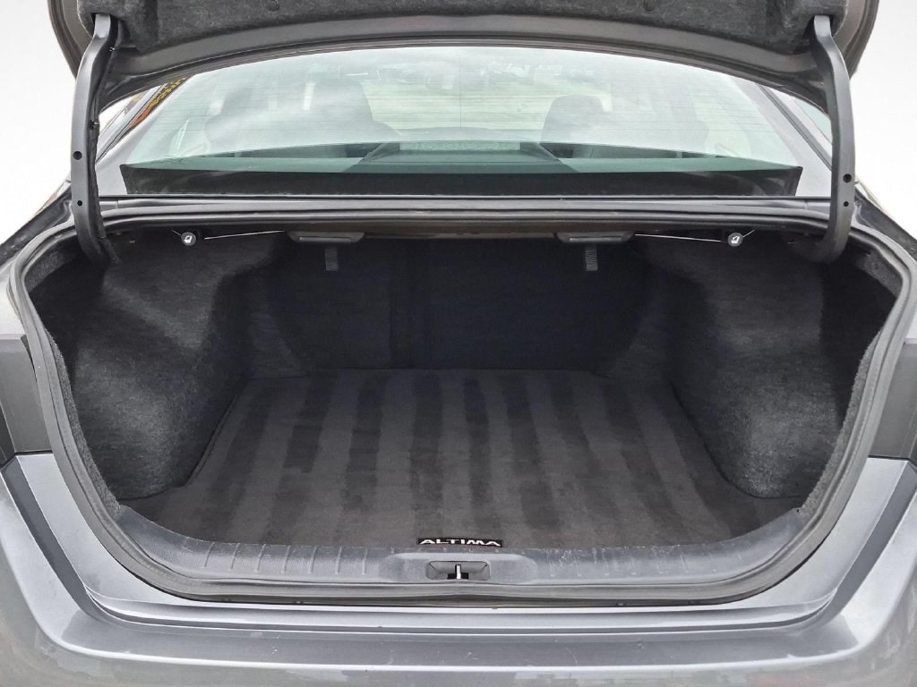 2025 Nissan Altima SV - Photo 28