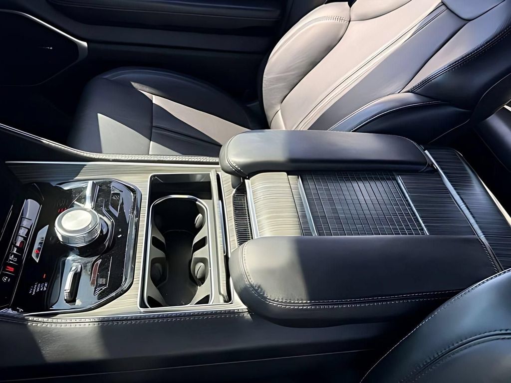 2023 Jeep Wagoneer Series III - Photo 25