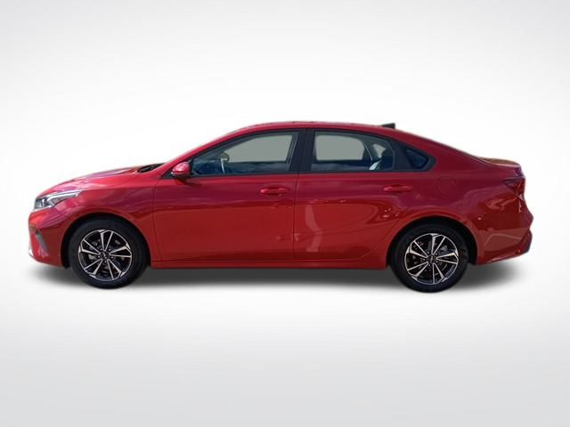 2024 Kia Forte LXS photo 2