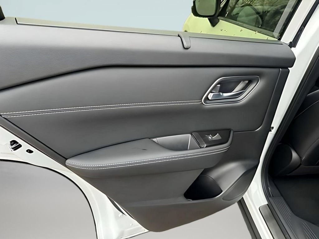 2026 Nissan Rogue Platinum - Photo 28