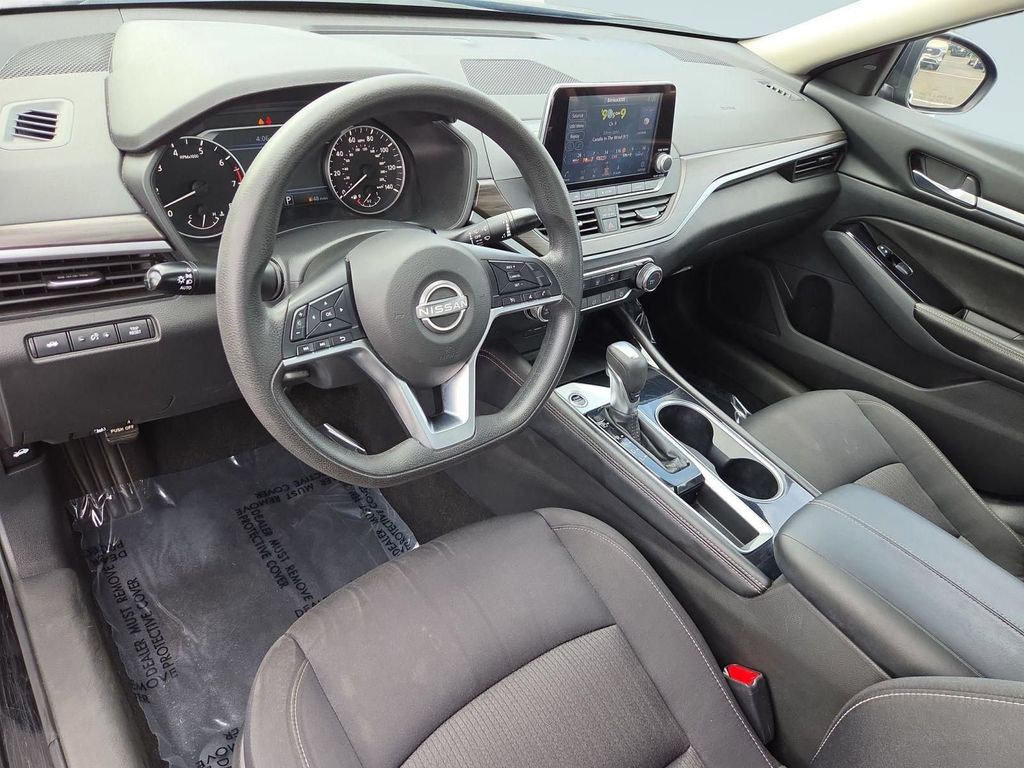 2023 Nissan Altima SV - Photo 14