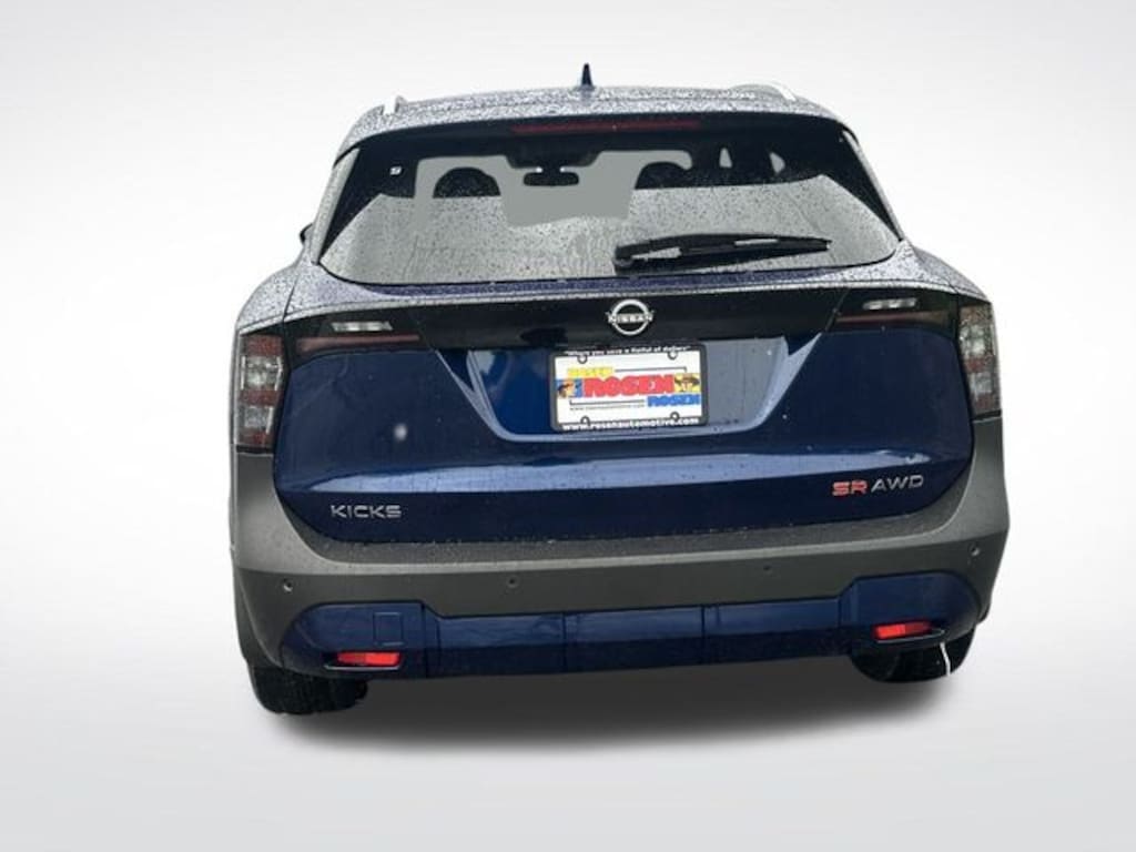 New 2025 Nissan Kicks SR SUV