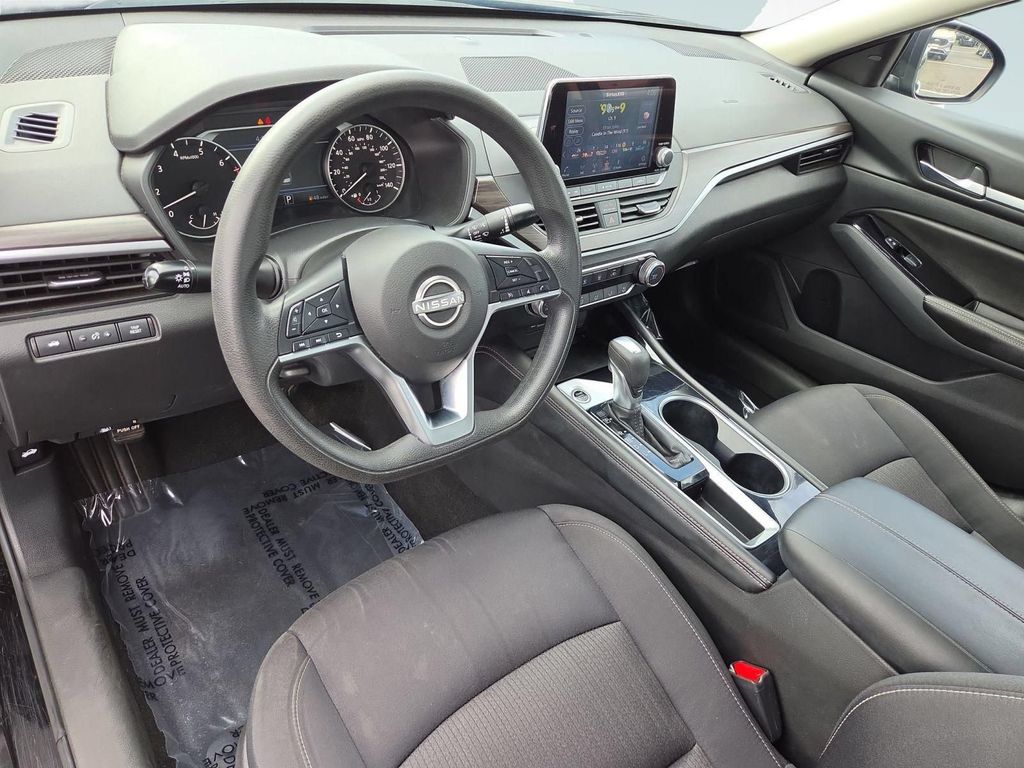 2023 Nissan Altima SV - Photo 13