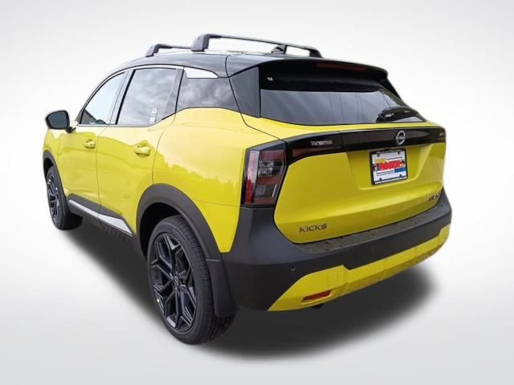 New 2026 Nissan Kicks SR SUV