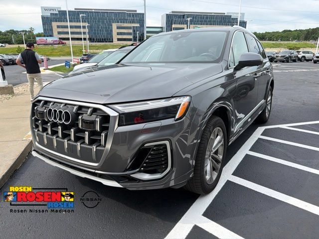 2025 Audi Q7 55 Premium Plus quattro Tiptronic's photo