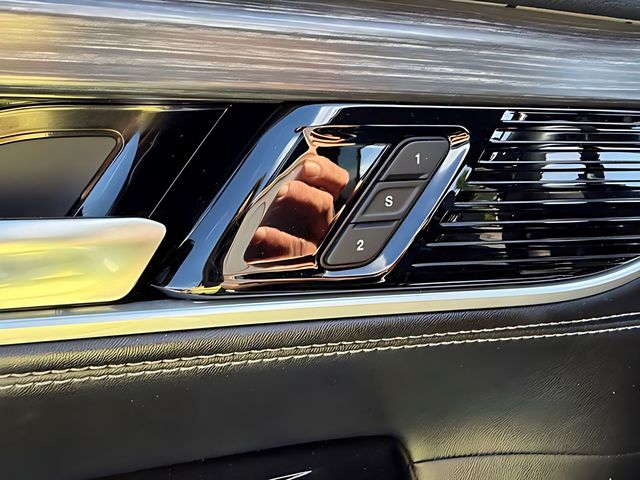 2023 Jeep Wagoneer Series III - Photo 14