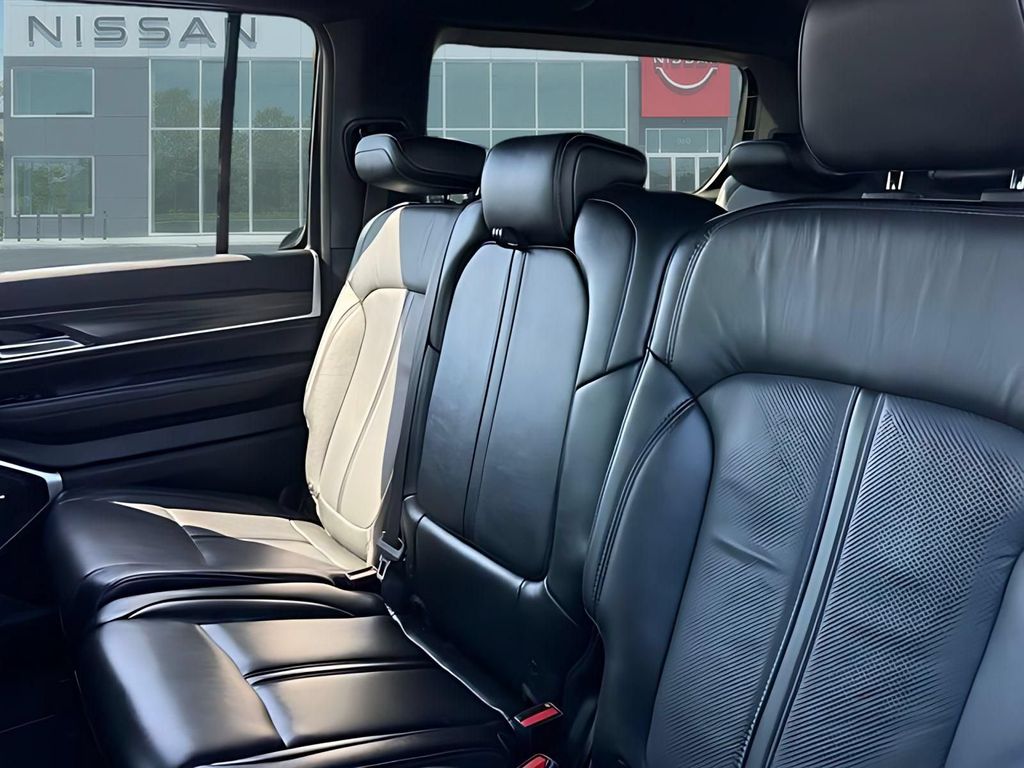 2023 Jeep Wagoneer Series III - Photo 28