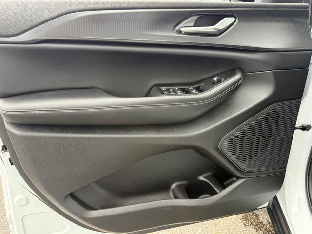 2025 Jeep Grand Cherokee L Altitude - Photo 13