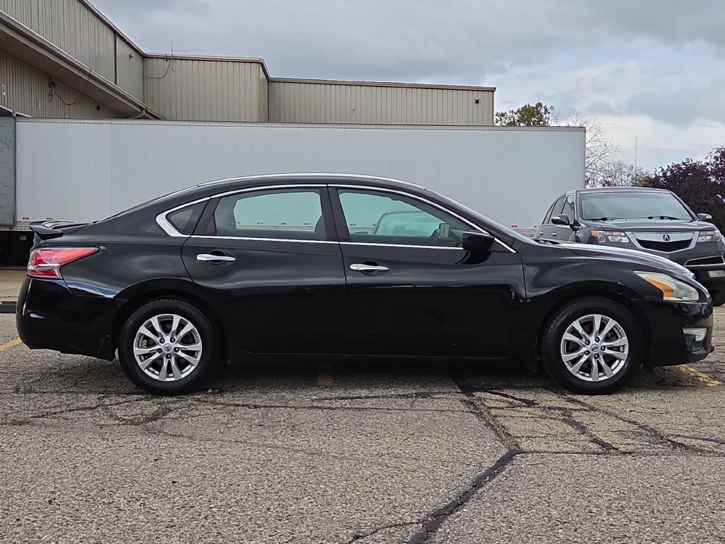 Used 2014 Nissan Altima S with VIN 1N4AL3AP4EC296659 for sale in Madison, WI