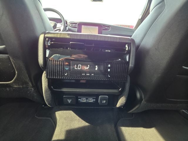 2023 Jeep Wagoneer Series III - Photo 36