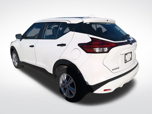 2024 Nissan Kicks S photo 3