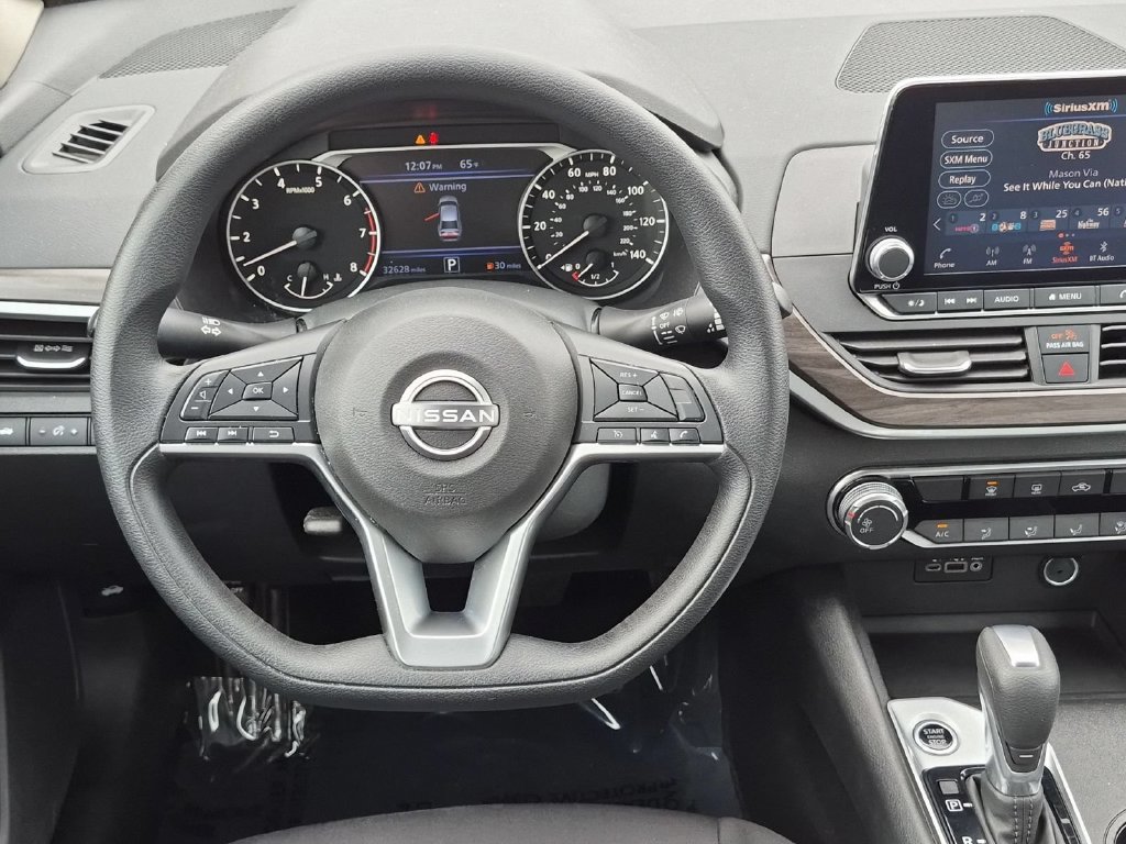 2025 Nissan Altima SV - Photo 17