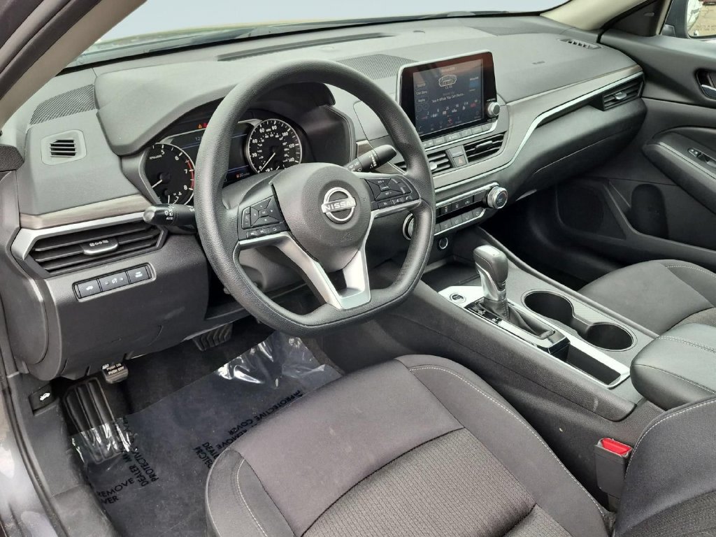 2025 Nissan Altima SV - Photo 14