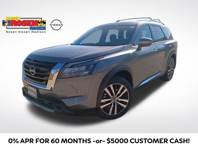 2025 Nissan Pathfinder Platinum's photo
