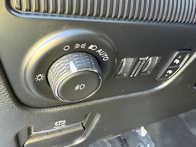 2023 Jeep Wagoneer Series III - Photo 17