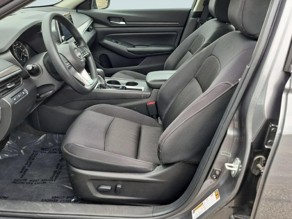 2025 Nissan Altima SV - Photo 15