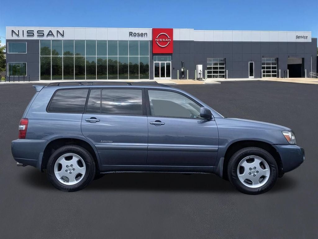 Used 2007 Toyota Highlander Limited with VIN JTEEP21A070198136 for sale in Madison, WI