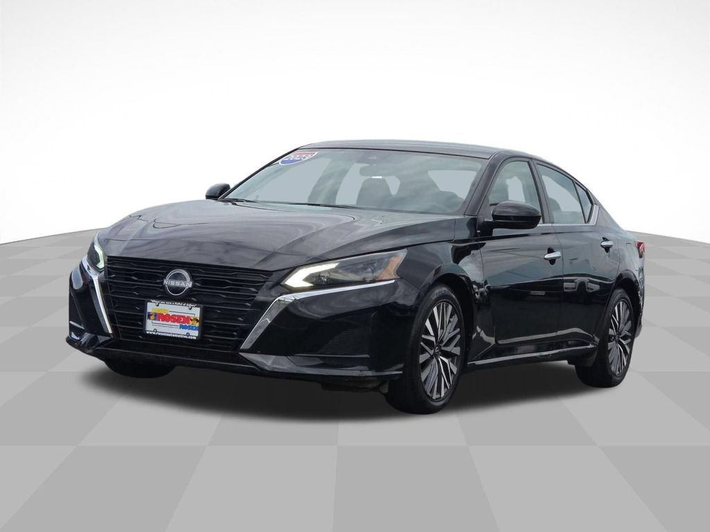 2023 Nissan Altima SV - Photo 7