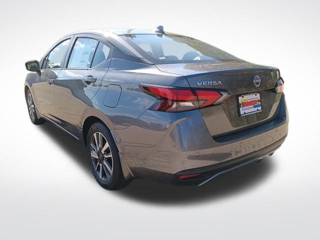 2025 Nissan Versa 1.6 SV photo 3