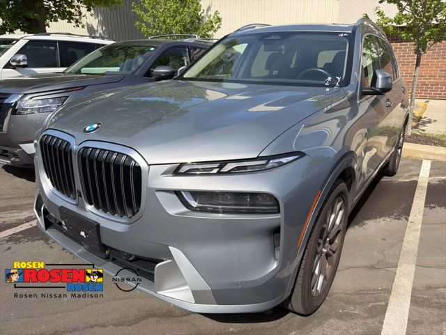 2025 BMW X7 xDrive40i's photo