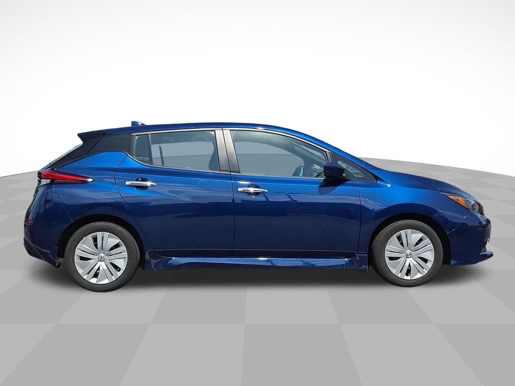 Used 2022 Nissan LEAF S with VIN 1N4AZ1BV4NC563167 for sale in Madison, WI