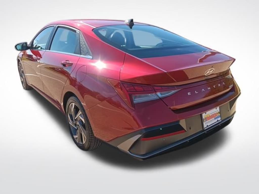 Used 2024 Hyundai Elantra Limited Sedan
