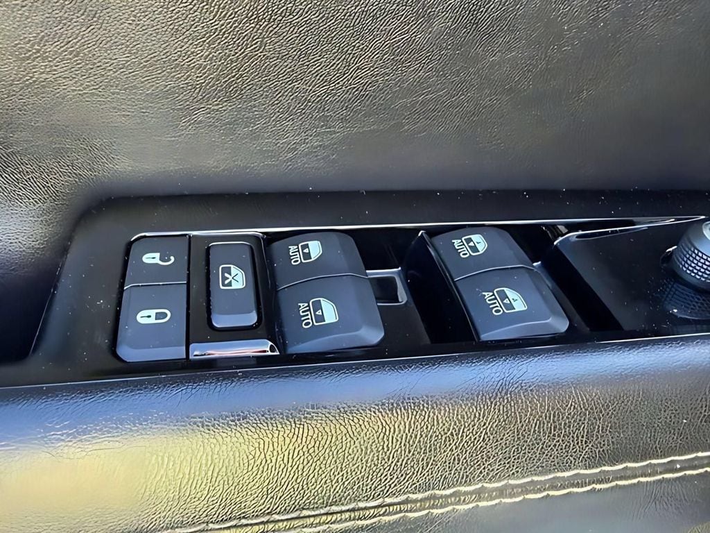 2023 Jeep Wagoneer Series III - Photo 14