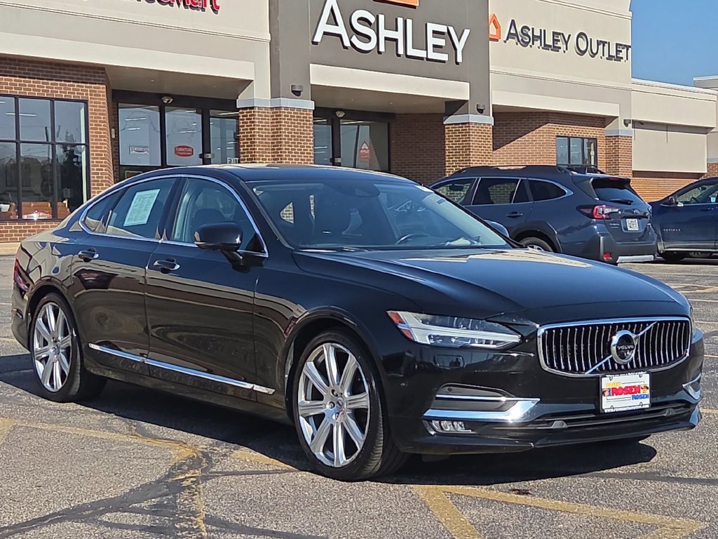 2017 Volvo S90