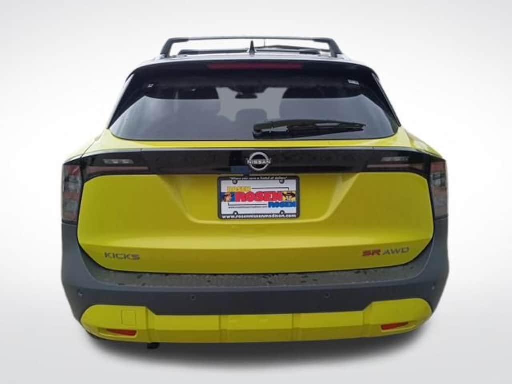 New 2026 Nissan Kicks SR SUV