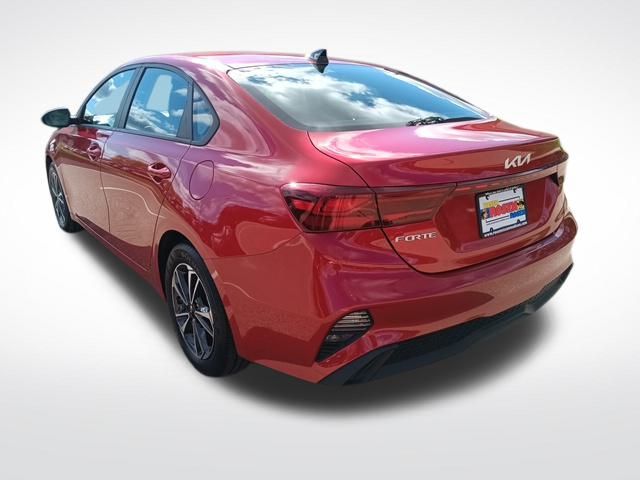 2024 Kia Forte LXS photo 3