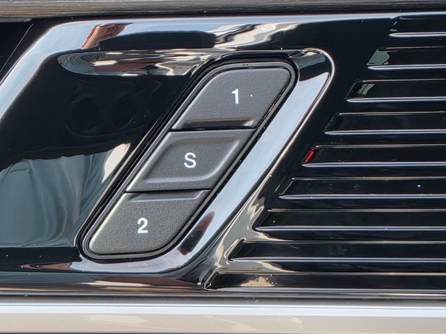 2023 Jeep Wagoneer Series III - Photo 6