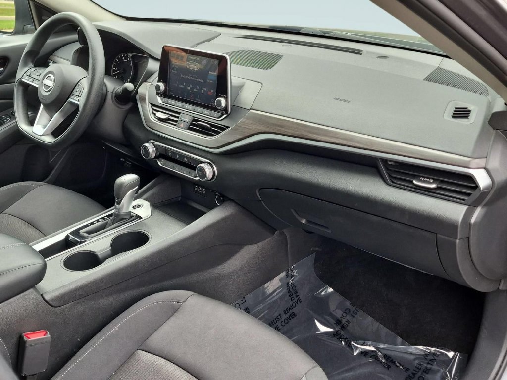2025 Nissan Altima SV - Photo 31