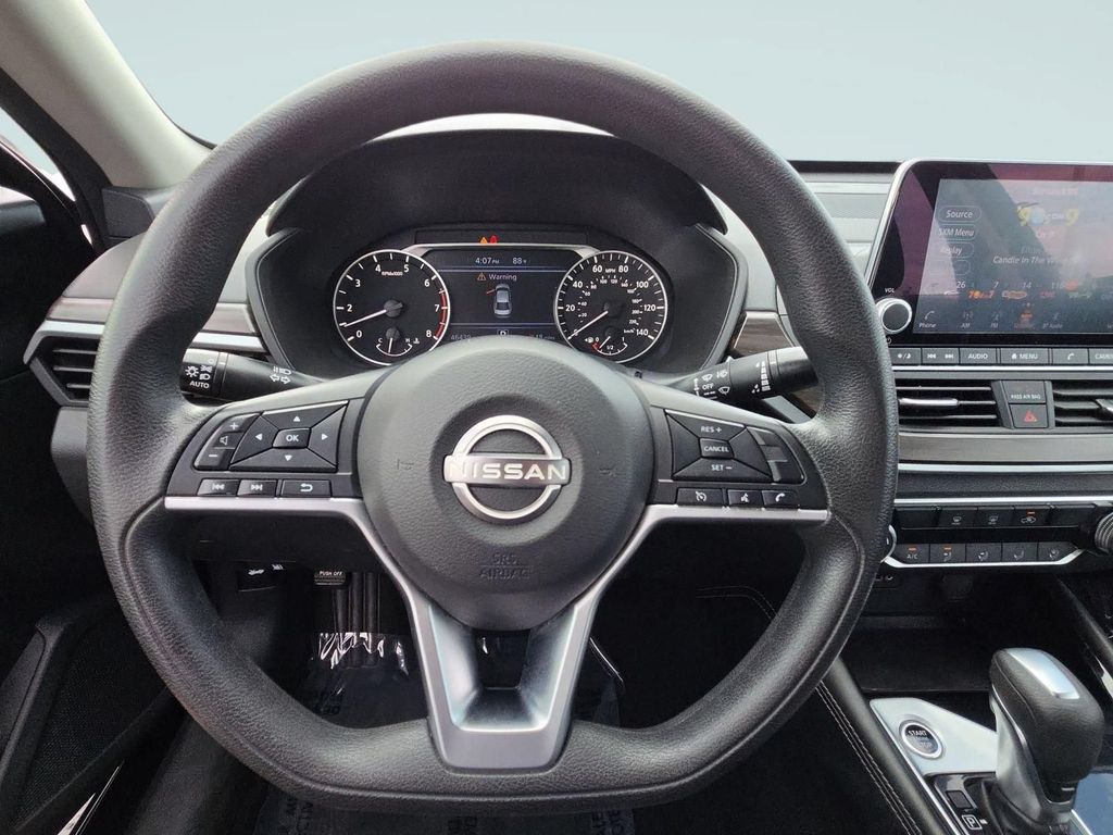 2023 Nissan Altima SV - Photo 17