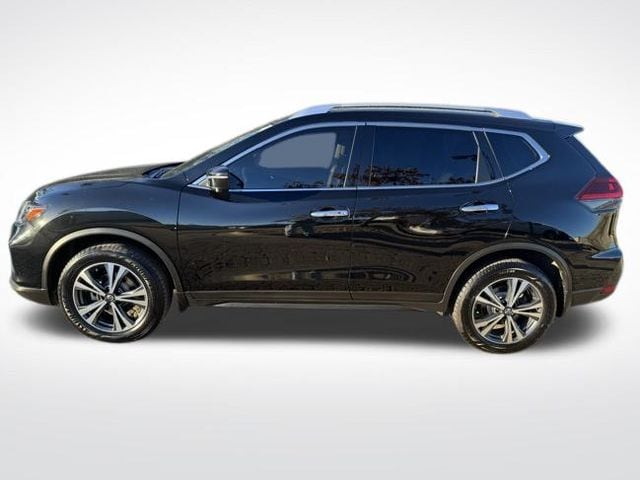 2019 Nissan Rogue SV photo 2