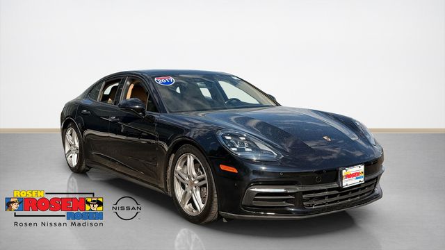 2017 Porsche Panamera 4's photo
