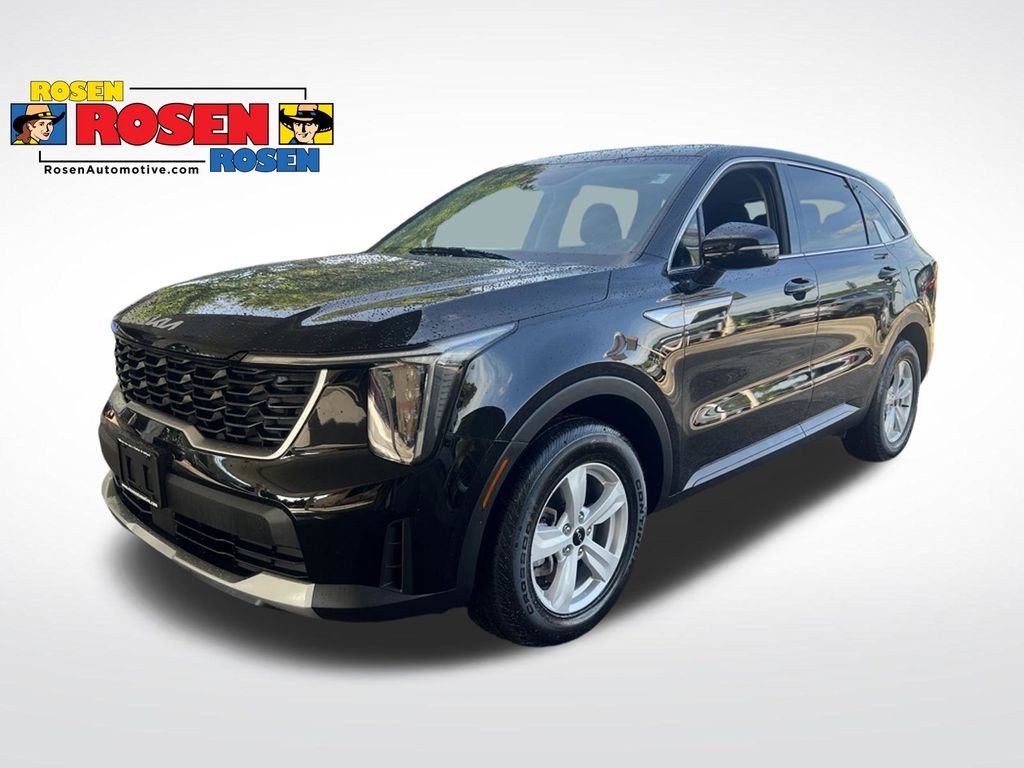 2025 Kia Sorento LX AT's photo