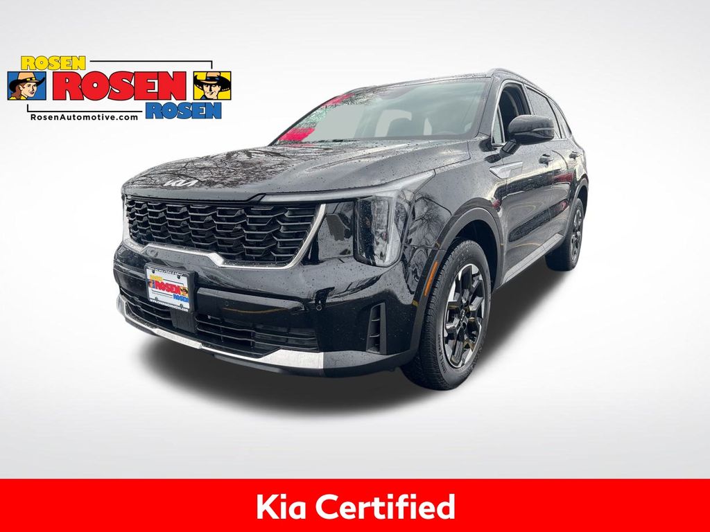 2025 Kia Sorento S's photo