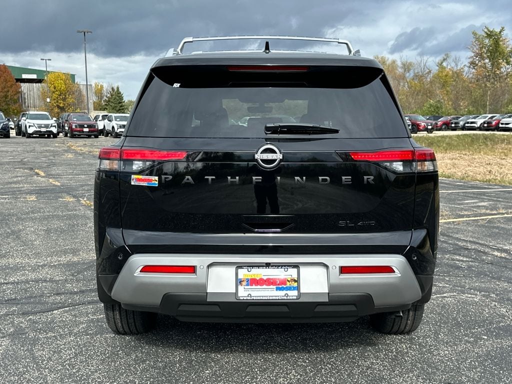 New 2025 Nissan Pathfinder SL SUV