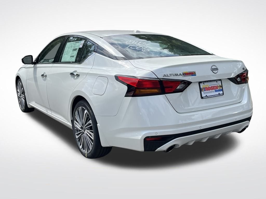 New 2025 Nissan Altima SL Sedan