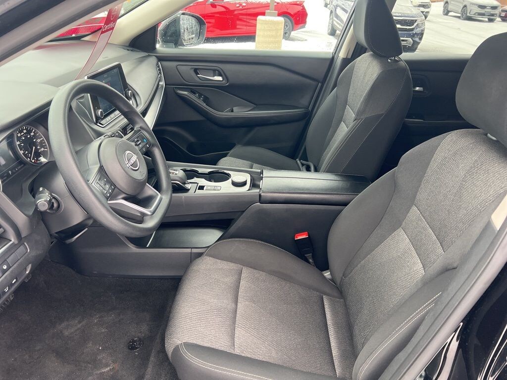 Used 2024 Nissan Rogue SV SUV