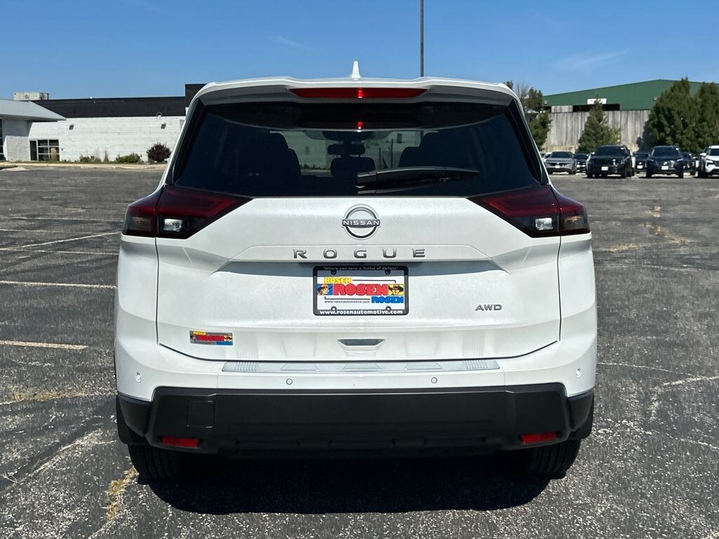 New 2026 Nissan Rogue SV SUV