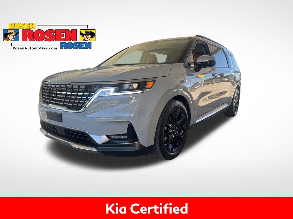2024 Kia Carnival SX's photo