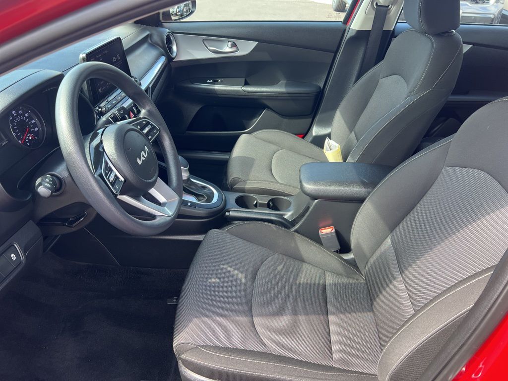 2023 Kia Forte LXS photo 4